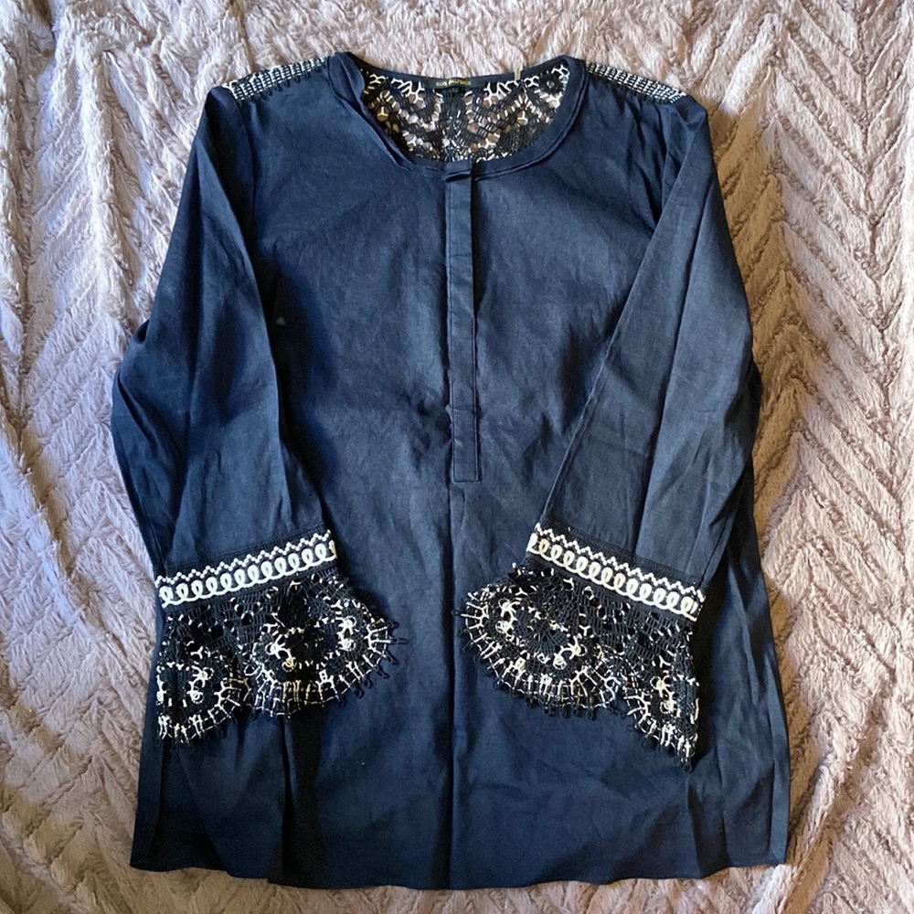 Beautiful Kobi Halperin linen/viscose top with crochet details
